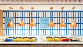 holiday inn express wuhan jinyin lake an ihg hotel