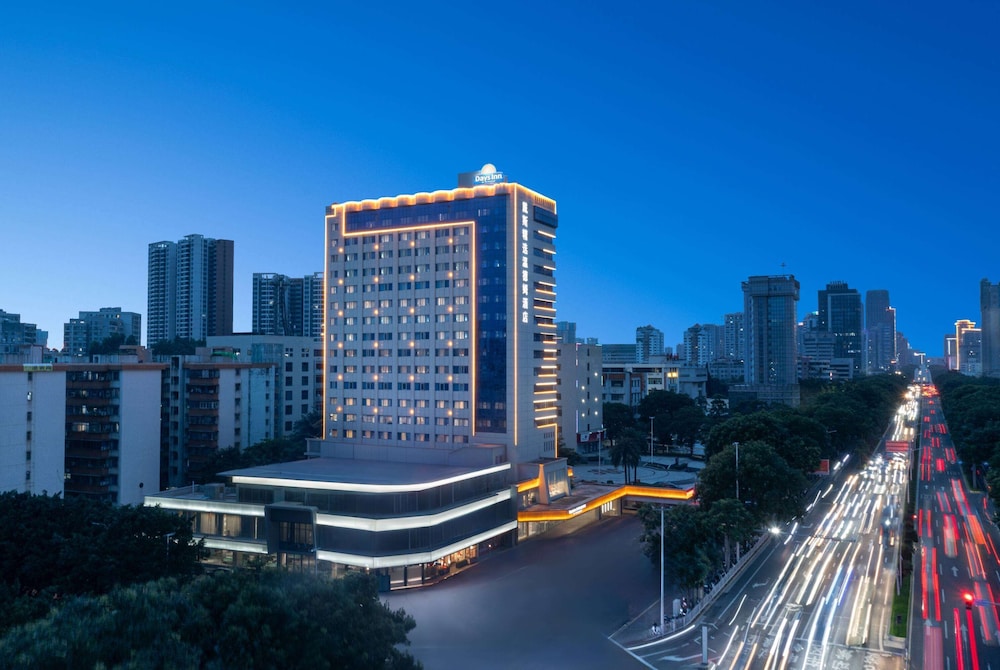 days inn by wyndham zhanjiang economic development zone