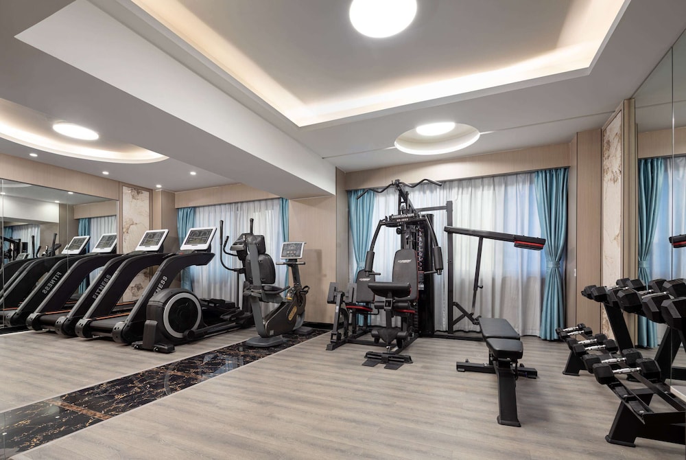 days inn by wyndham zhanjiang economic development zone