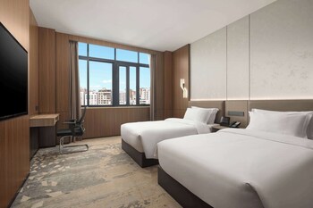 days inn by wyndham zhanjiang economic development zone