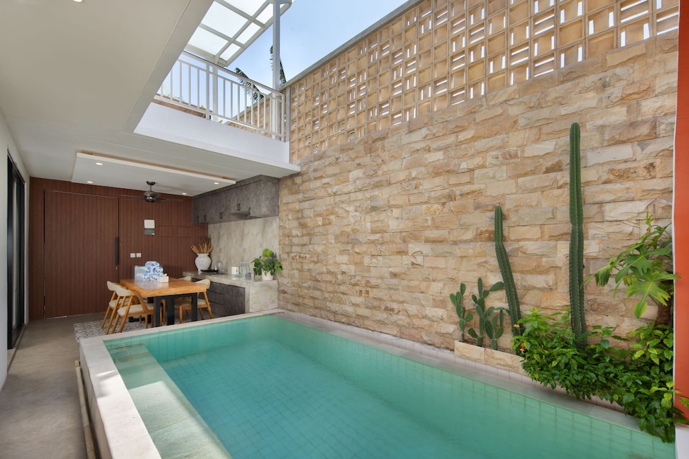 villa sayang