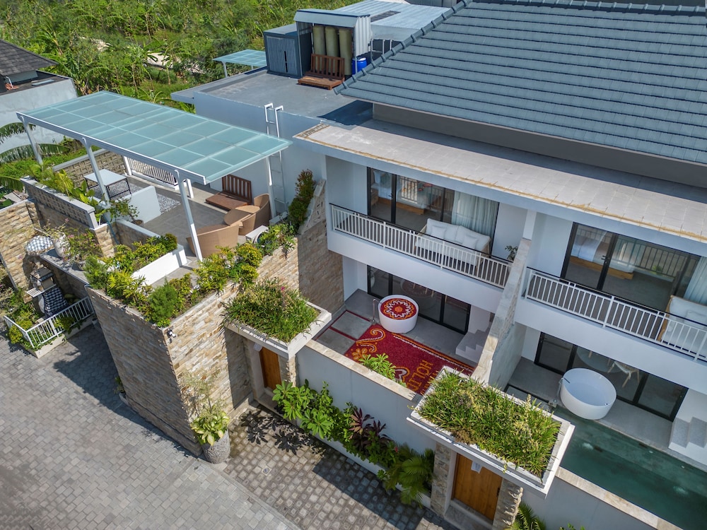 villa sayang