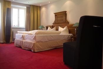 hotel goldener hirsch