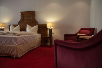 hotel goldener hirsch