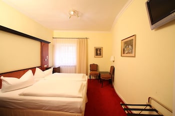 hotel goldener hirsch