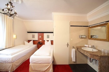 hotel goldener hirsch