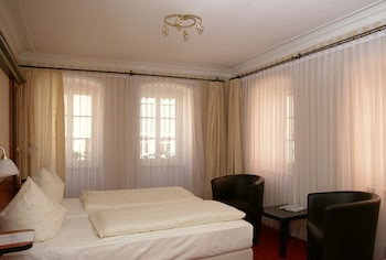 hotel goldener hirsch
