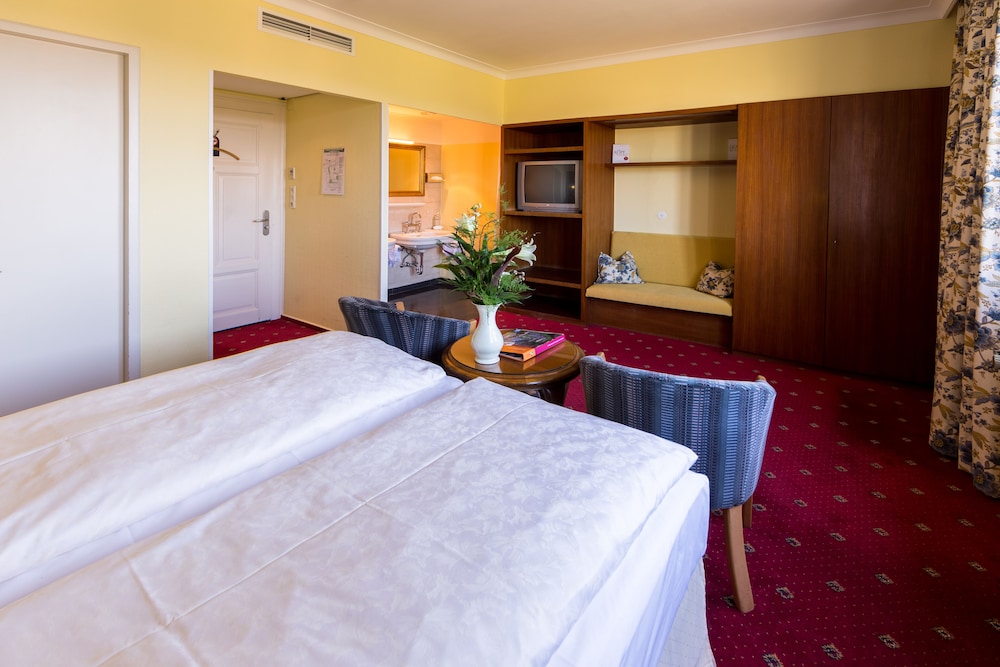 hotel goldener hirsch