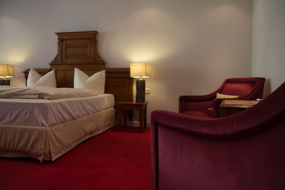 hotel goldener hirsch