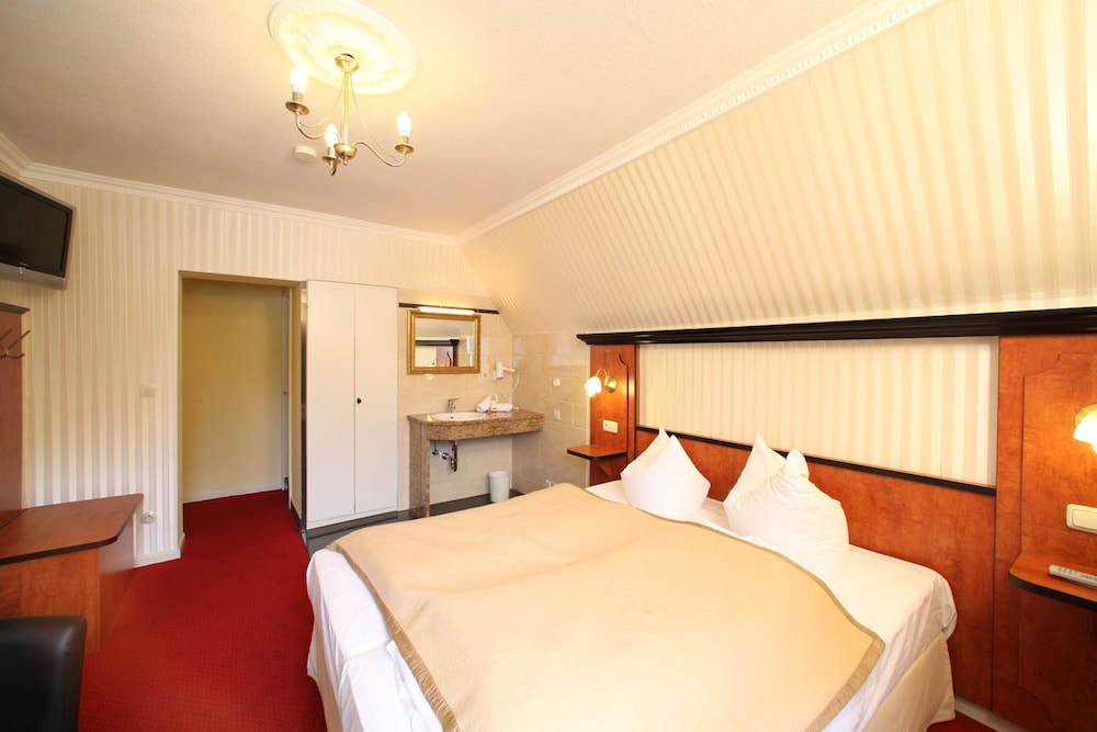 hotel goldener hirsch