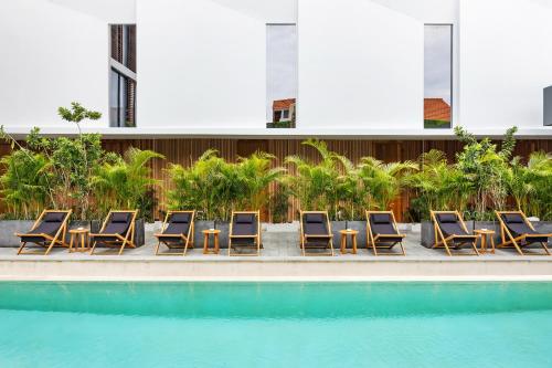 alex villas complex n3