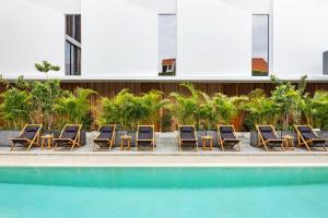 alex villas complex n3