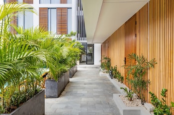 alex villas complex n3