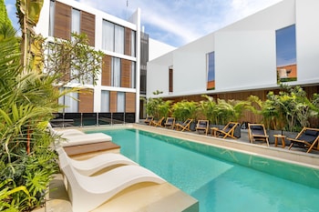 alex villas complex n3