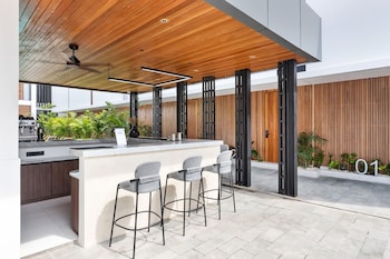 alex villas complex n3