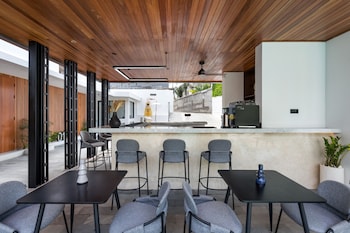 alex villas complex n3