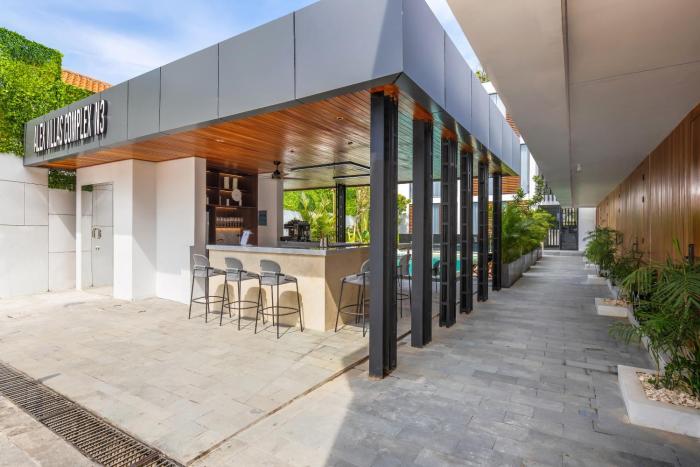 alex villas complex n3