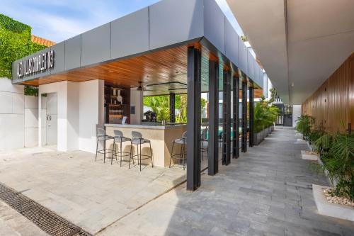 alex villas complex n3