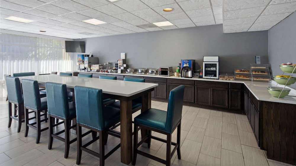 Ramada By Wyndham Cocoa,Cocoa>>Brevard County,4 star