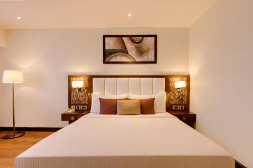 saura hotel agra a club mahindra associate