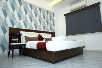 hotel dev palace ahmedabad