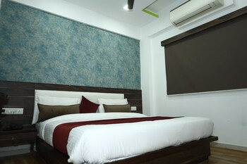 hotel dev palace ahmedabad