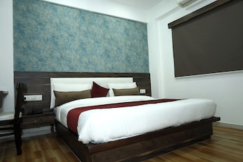 hotel dev palace ahmedabad