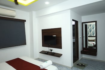 hotel dev palace ahmedabad