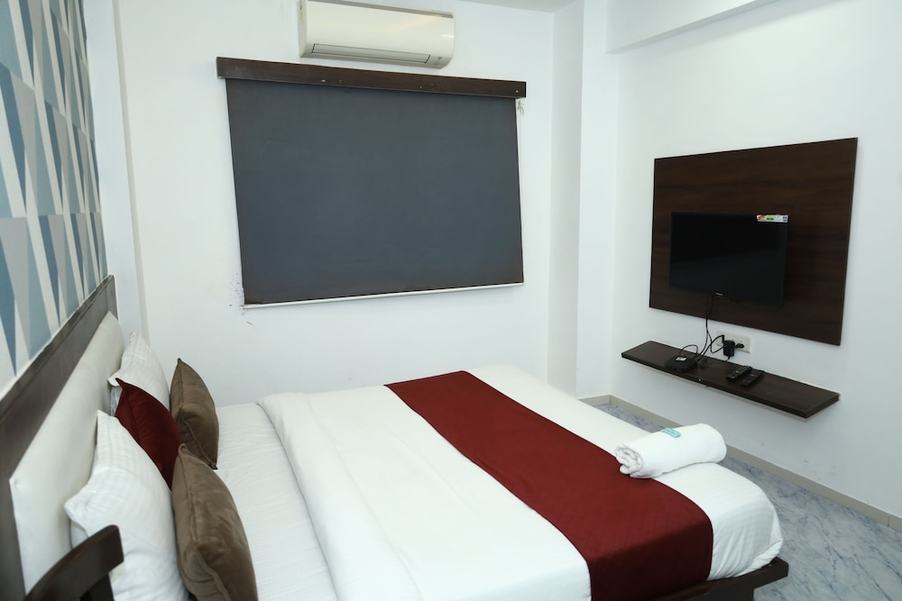 hotel dev palace ahmedabad