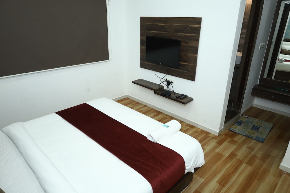 hotel dev palace ahmedabad