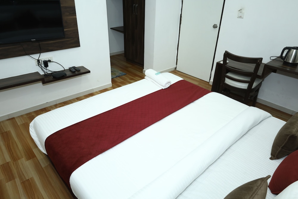 hotel dev palace ahmedabad