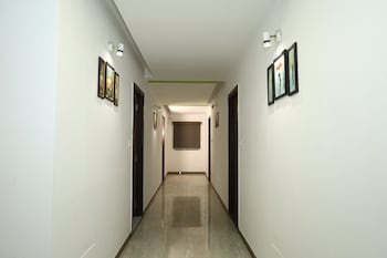 Hotel Dev Palace Ahmedabad,,3.5 star