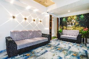 Via Royal Bird,,3 star