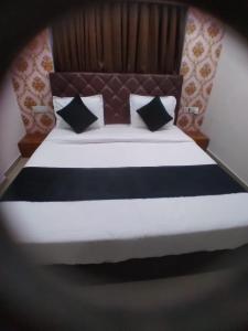 Hotel Md Grand,,2 star