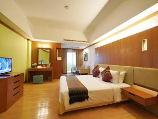 riverside bangkok hotel