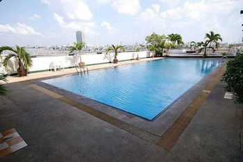 riverside bangkok hotel