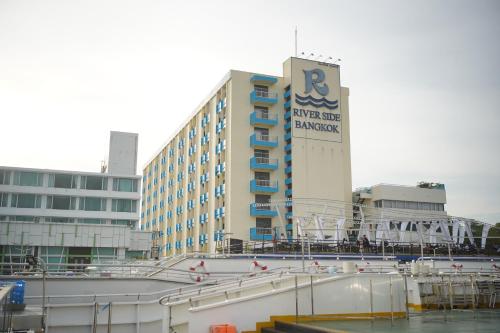 riverside bangkok hotel