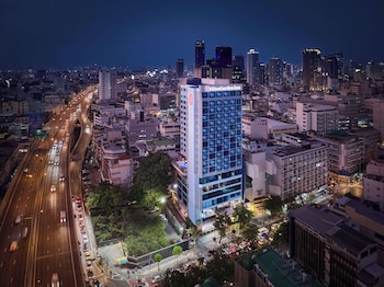 hilton garden inn bangkok silom