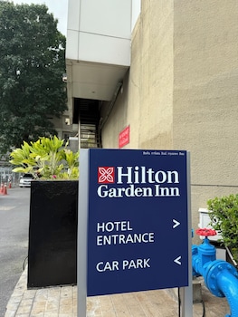 hilton garden inn bangkok silom