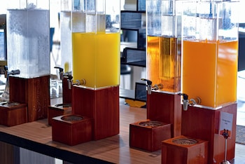 hilton garden inn bangkok silom