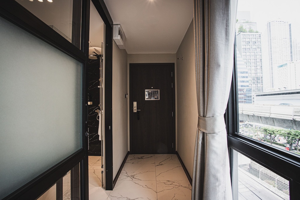 sam e hotel bangkok sathorn