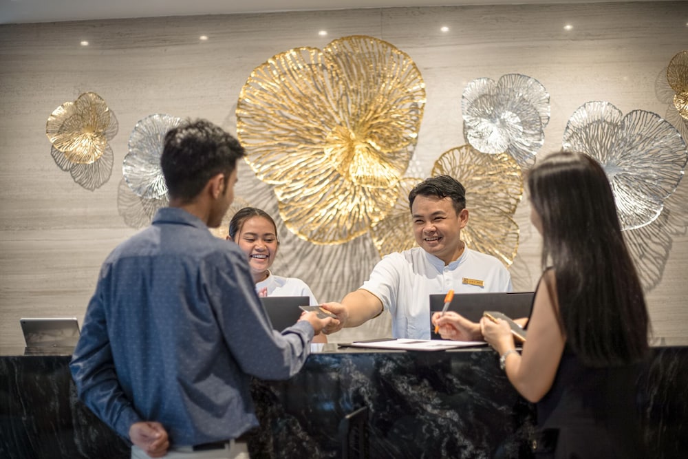 sam e hotel bangkok sathorn