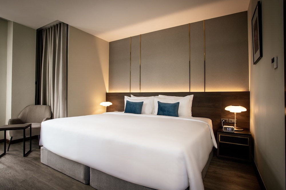sam e hotel bangkok sathorn