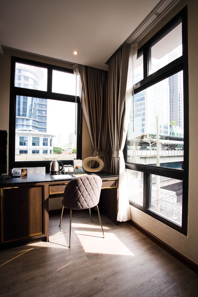 sam e hotel bangkok sathorn