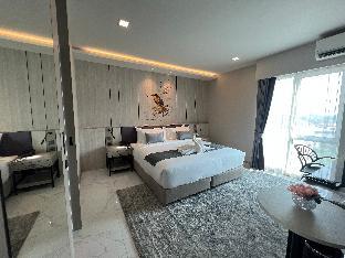 arni skye hotel