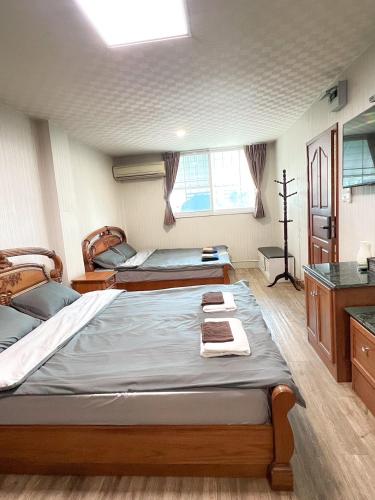 silom dynasty hostel