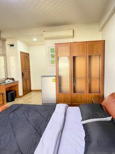 silom dynasty hostel