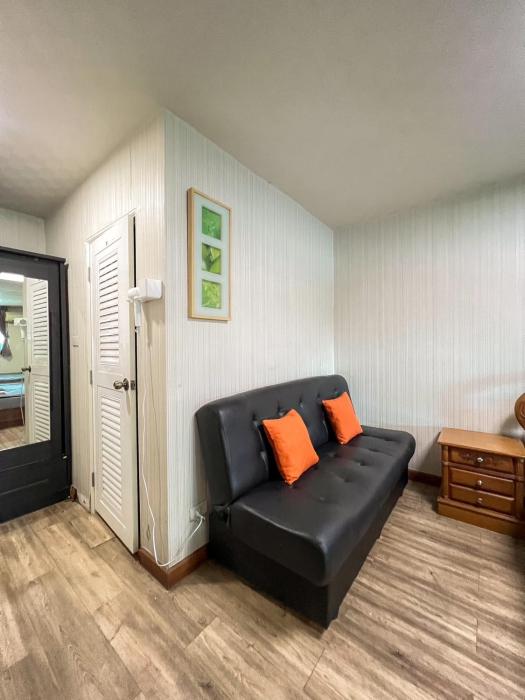 silom dynasty hostel