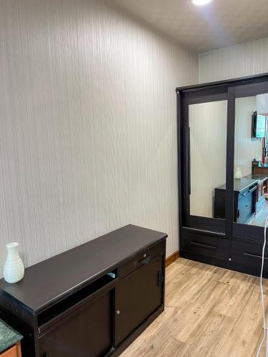 silom dynasty hostel