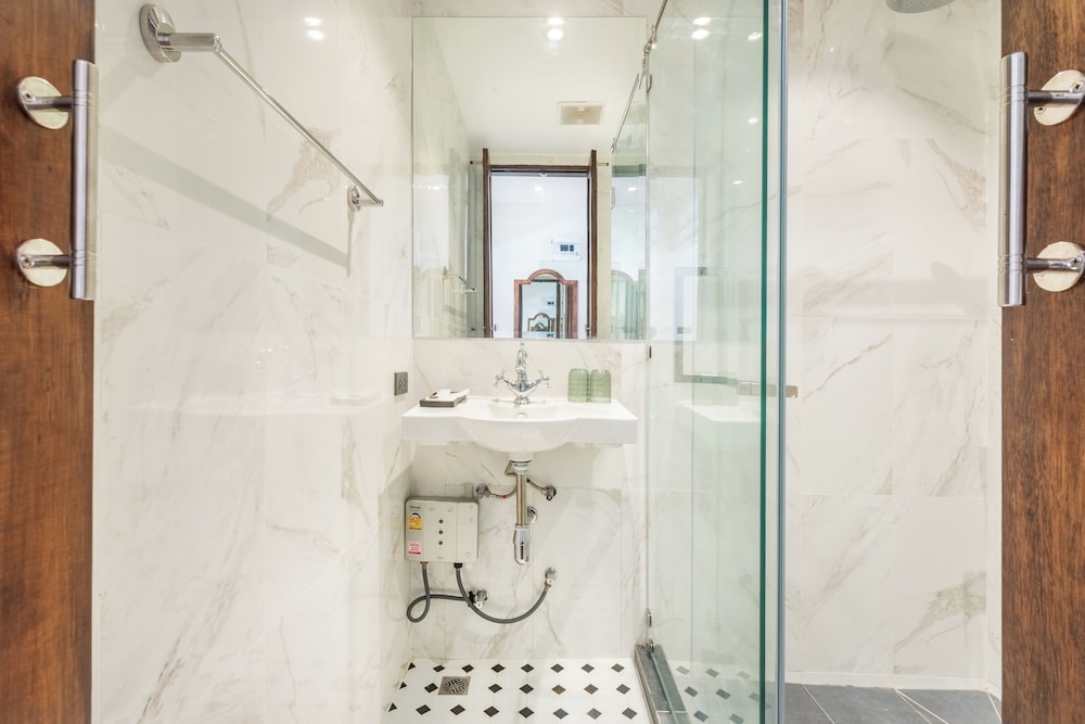 cherie bangkok boutique hotel